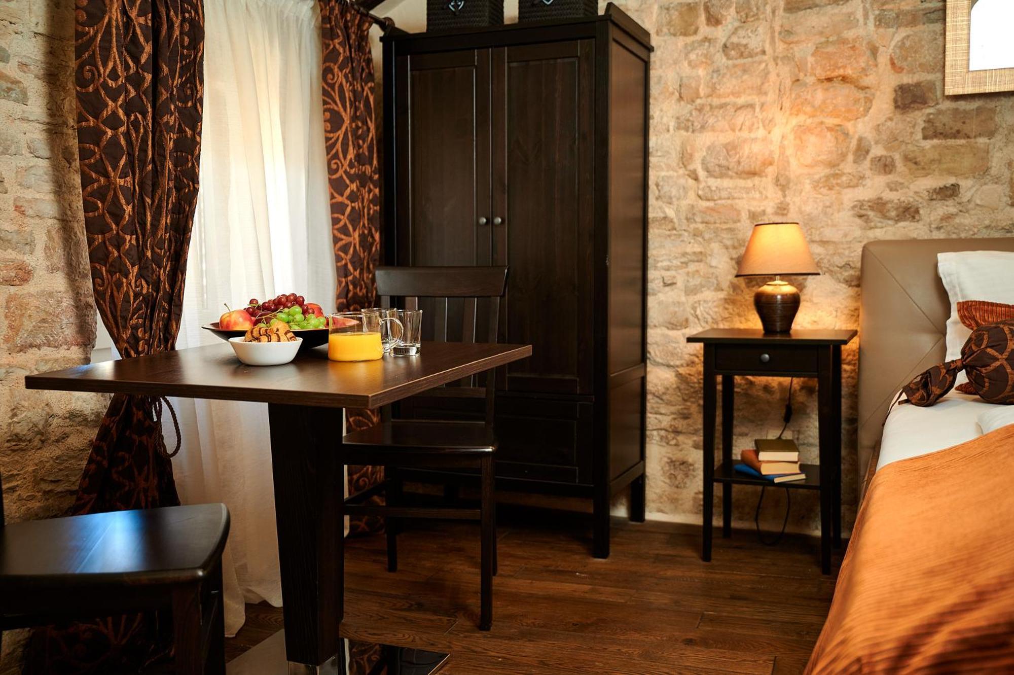 Rustic Apartments Sv Frane In The Old Town Sibenik Luaran gambar