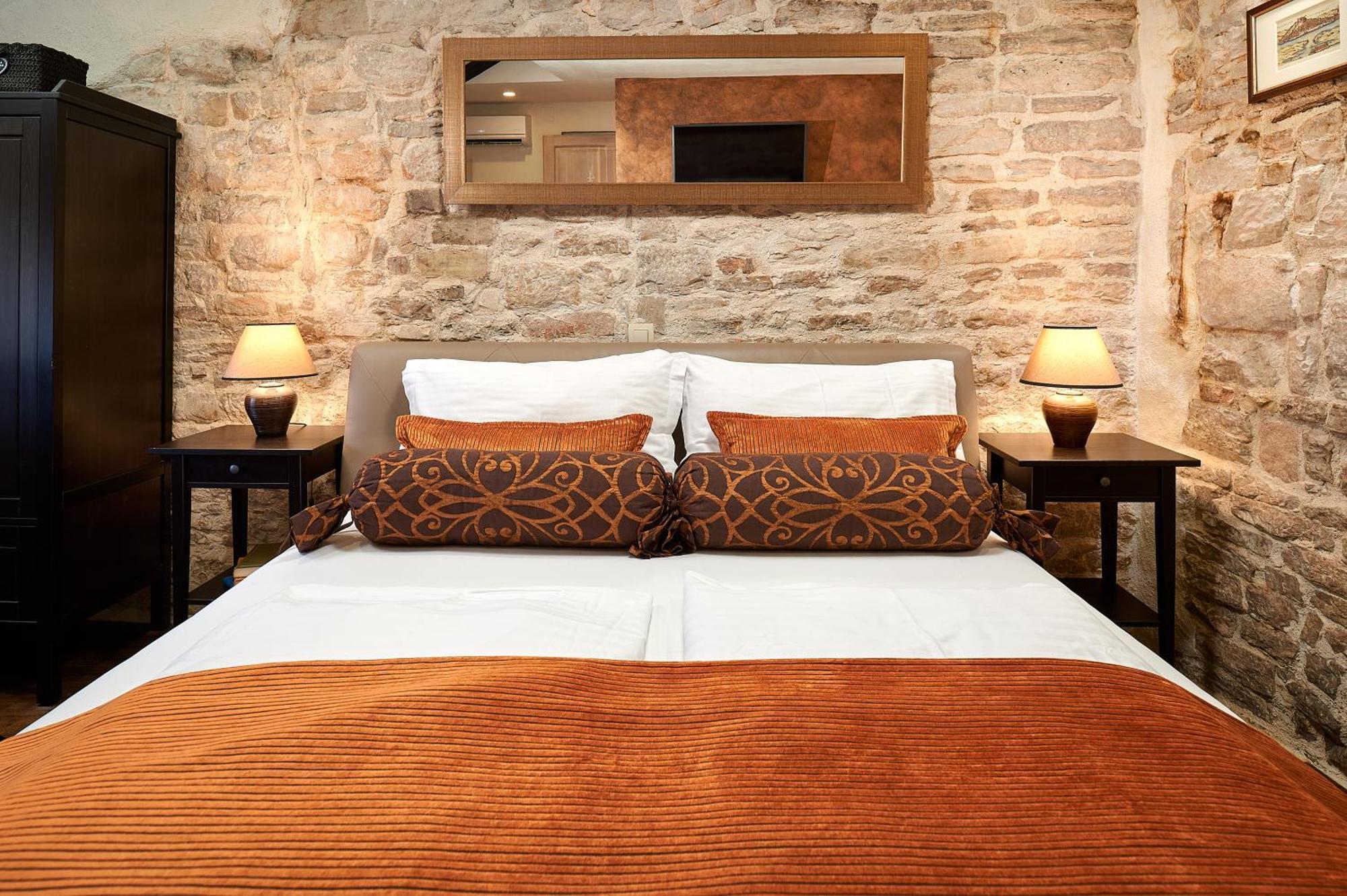 Rustic Apartments Sv Frane In The Old Town Sibenik Luaran gambar