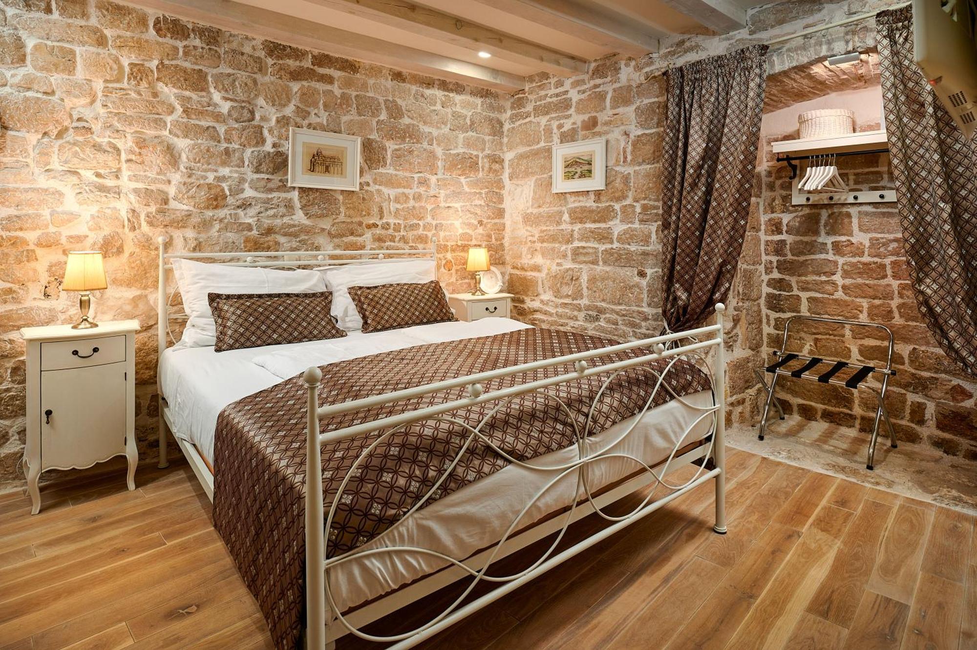 Rustic Apartments Sv Frane In The Old Town Sibenik Luaran gambar
