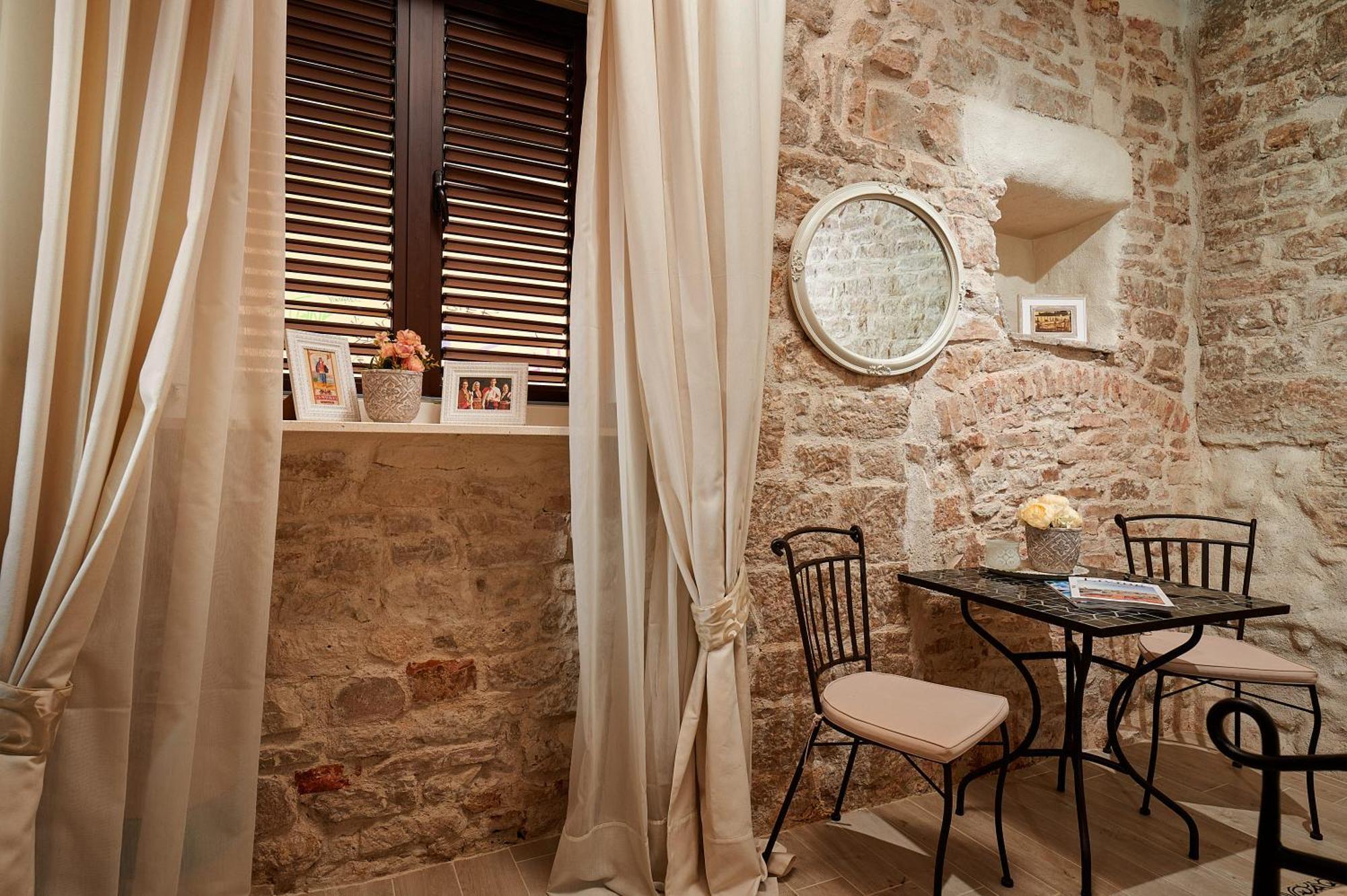 Rustic Apartments Sv Frane In The Old Town Sibenik Luaran gambar